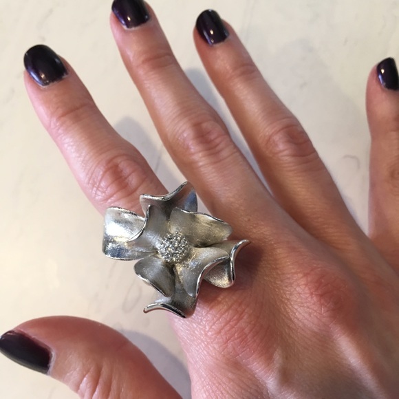 Premier Designs Magnolia Ring - Picture 1 of 8